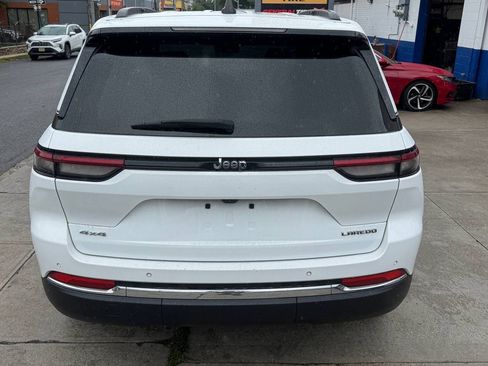 Used 2023 Jeep Grand Cherokee Laredo AWD/4WD image 6