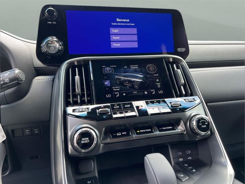 New 2025 Lexus LX 700h Overtrail image 22