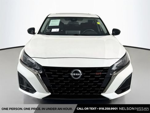 Certified 2024 Nissan Altima 2.5 SR w/ SR Premium Package AWD/4WD image 2