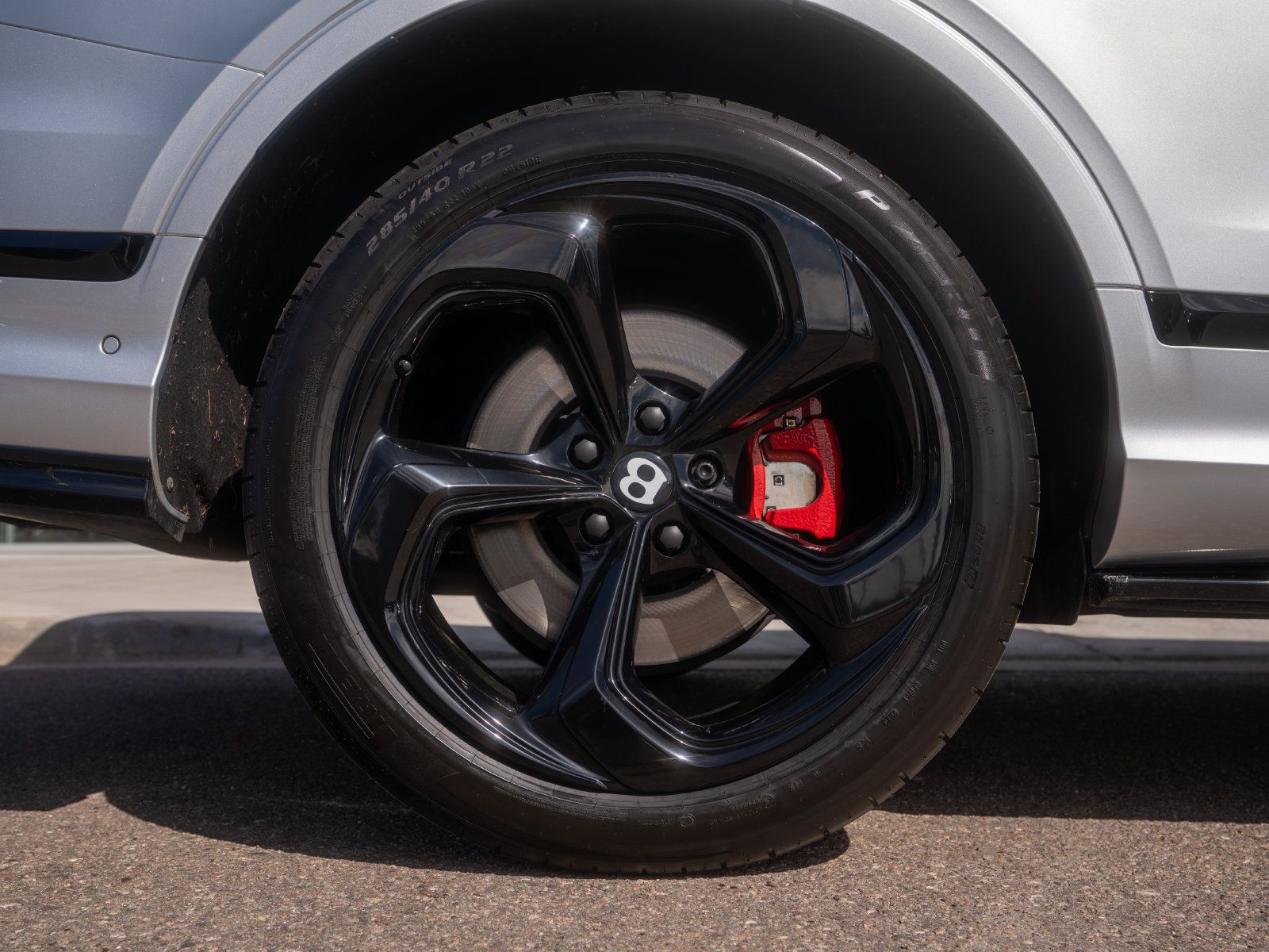 Used 2023 Bentley Bentayga AWD/4WD image 18