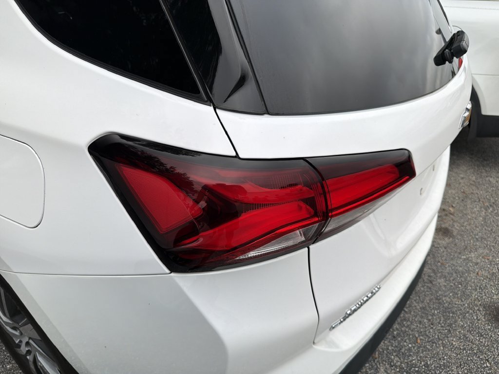 Used 2024 Chevrolet Equinox Premier FWD image 9