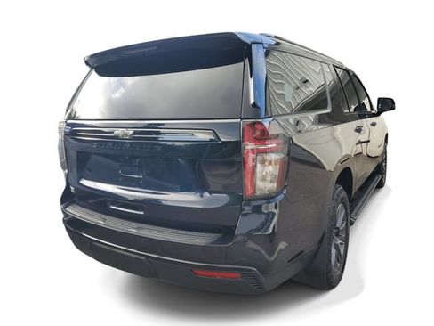 Used 2023 Chevrolet Suburban Z71 w/ Luxury Package AWD/4WD image 4