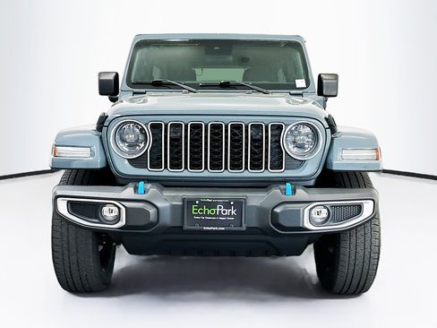 Used 2024 Jeep Wrangler Unlimited Sahara w/ Dual Top Group AWD/4WD image 2