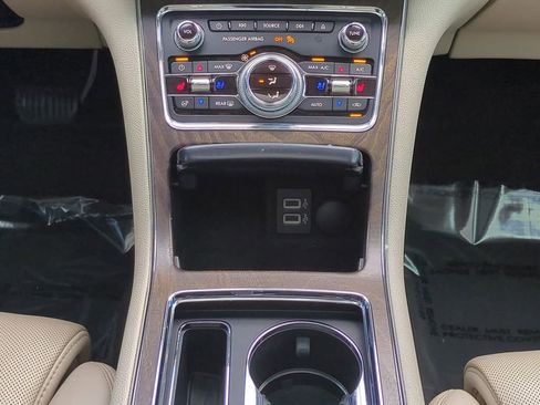 Used 2020 Lincoln Continental Reserve w/ Luxury Package image 17