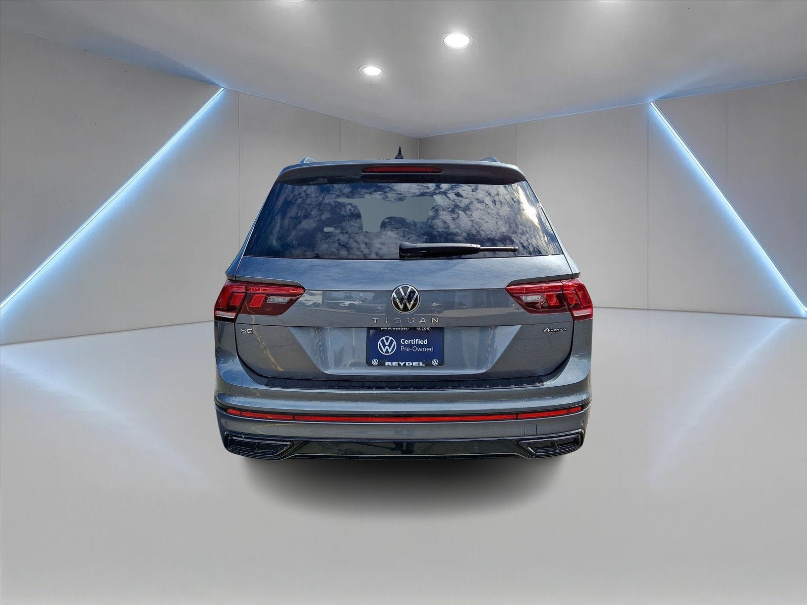 Certified 2024 Volkswagen Tiguan SE R-Line AWD/4WD image 5