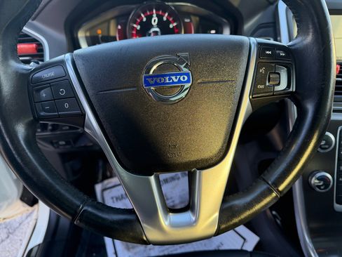 Used 2015 Volvo XC60 T5 Premier image 32