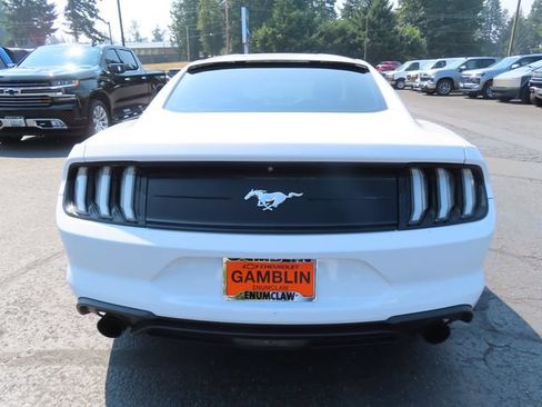Used 2018 Ford Mustang Coupe RWD image 7
