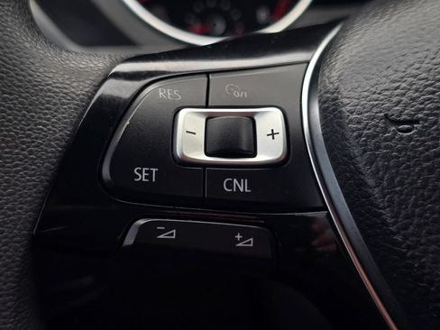 Used 2018 Volkswagen Tiguan S FWD image 28