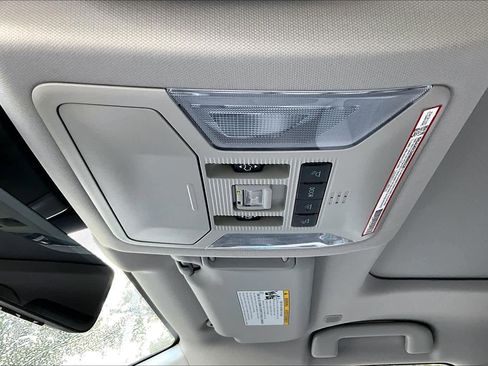 Used 2025 Toyota RAV4 Limited image 31