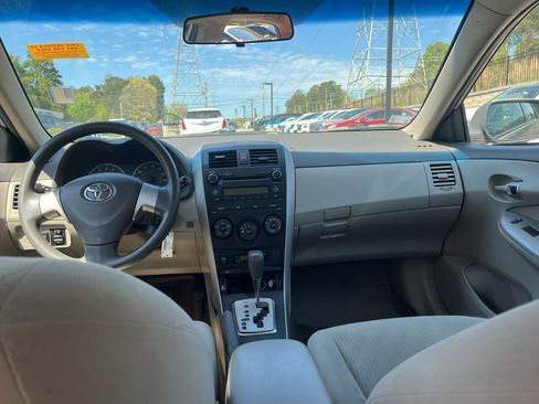 Used 2010 Toyota Corolla LE image 5