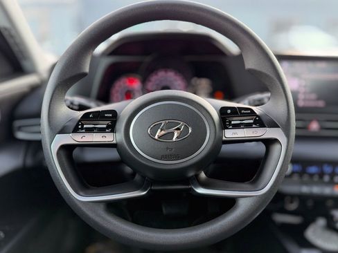 Used 2022 Hyundai Elantra SEL image 6