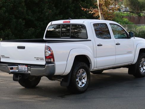 Used 2014 Toyota Tacoma PreRunner image 5