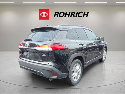 Used 2023 Toyota Corolla Cross LE image 5