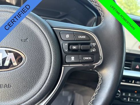 Used 2020 Kia Niro EX Premium FWD image 33