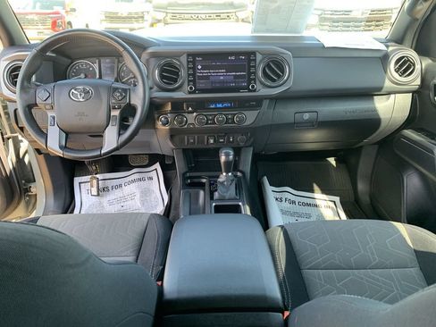 Used 2023 Toyota Tacoma TRD Sport AWD/4WD image 25