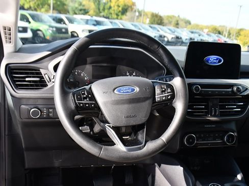Used 2022 Ford Escape SE w/ Cold Weather Package image 12