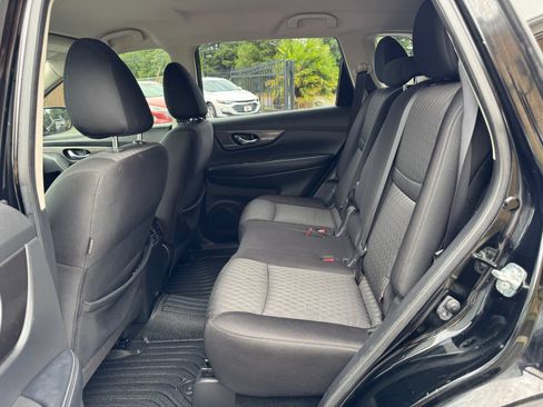 Used 2019 Nissan Rogue SV FWD image 14