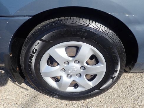 Used 2008 Kia Sedona LX FWD image 34