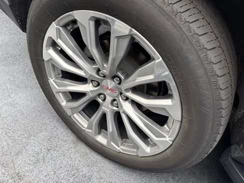 Used 2024 GMC Yukon Denali AWD/4WD image 5