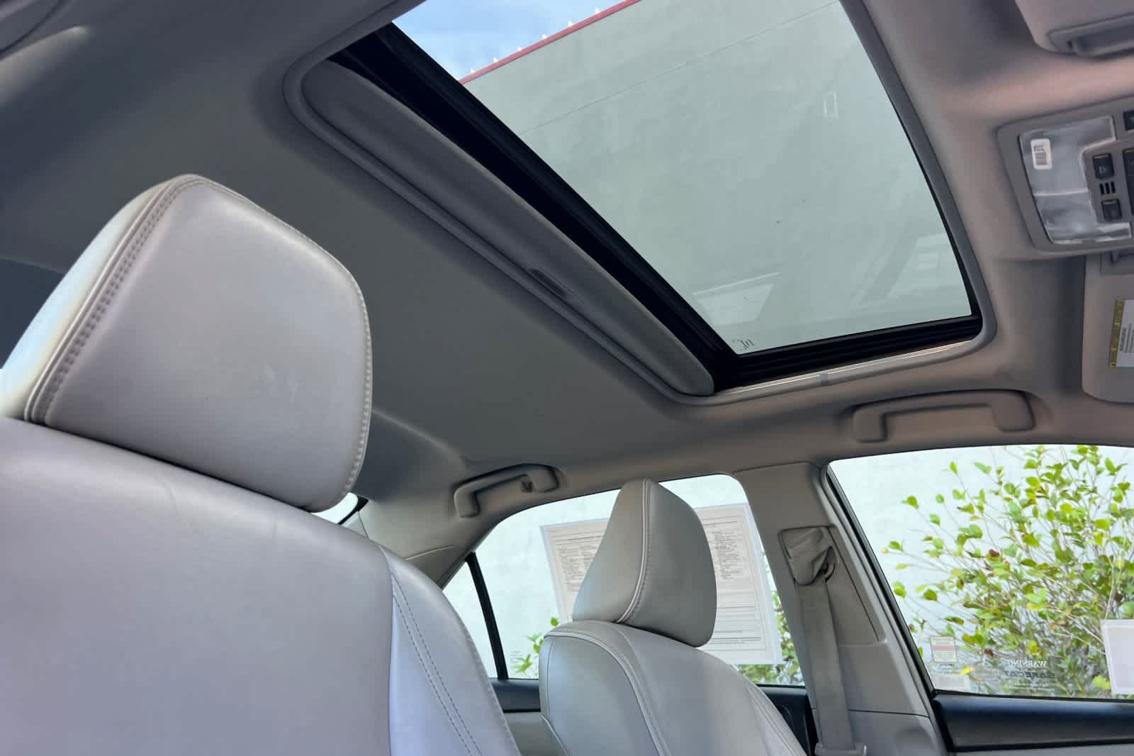 Used 2017 Toyota Camry XLE w/ Moonroof Package FWD image 17