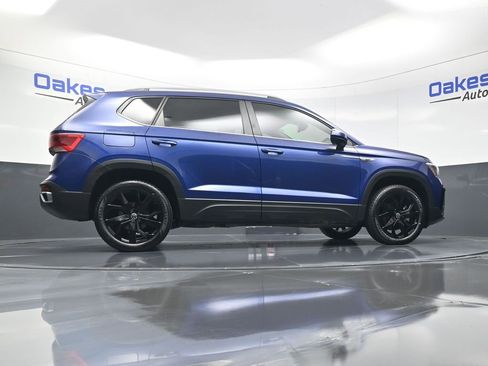 Used 2022 Volkswagen Taos SE image 45