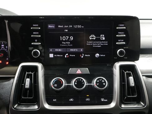 Used 2023 Kia Sorento LX FWD image 24