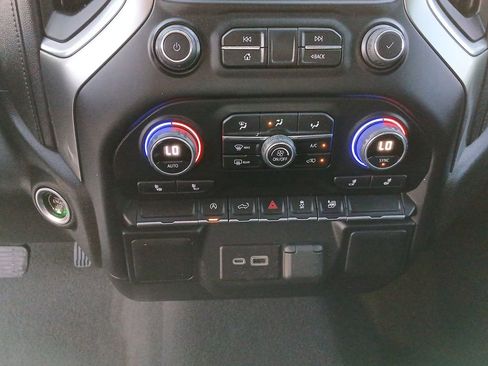 Used 2022 Chevrolet Silverado 1500 LT w/ Bed Protection Package image 36