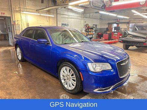 Used 2019 Chrysler 300 Touring L w/ Quick Order Package 22F image 2