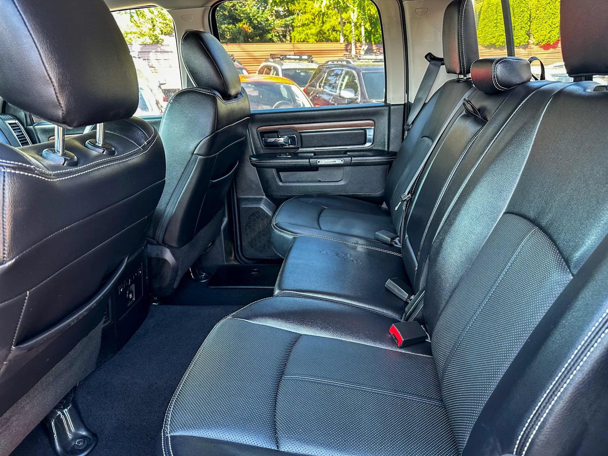 Used 2018 RAM 1500 Laramie w/ Convenience Group AWD/4WD image 31