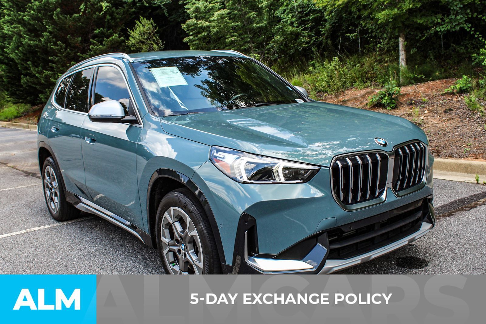 Used 2023 BMW X1 xDrive28i AWD/4WD image 3