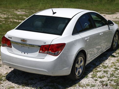 Used 2014 Chevrolet Cruze LT FWD image 11