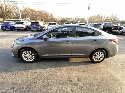 Used 2019 Hyundai Accent SEL image 4