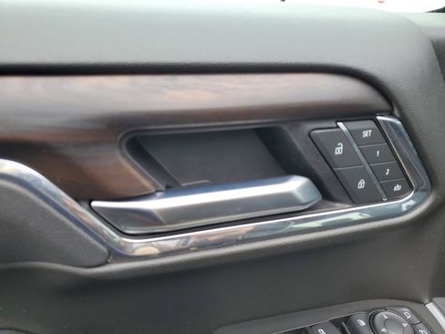 Certified 2025 GMC Sierra 1500 SLT image 25