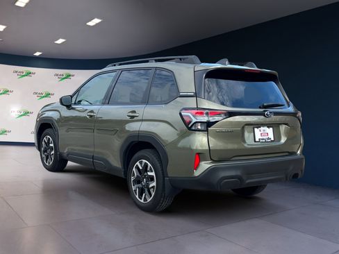 Certified 2025 Subaru Forester Premium image 5