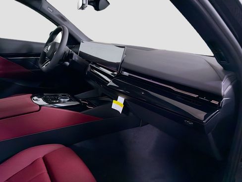 New 2026 BMW 530i xDrive AWD/4WD image 32