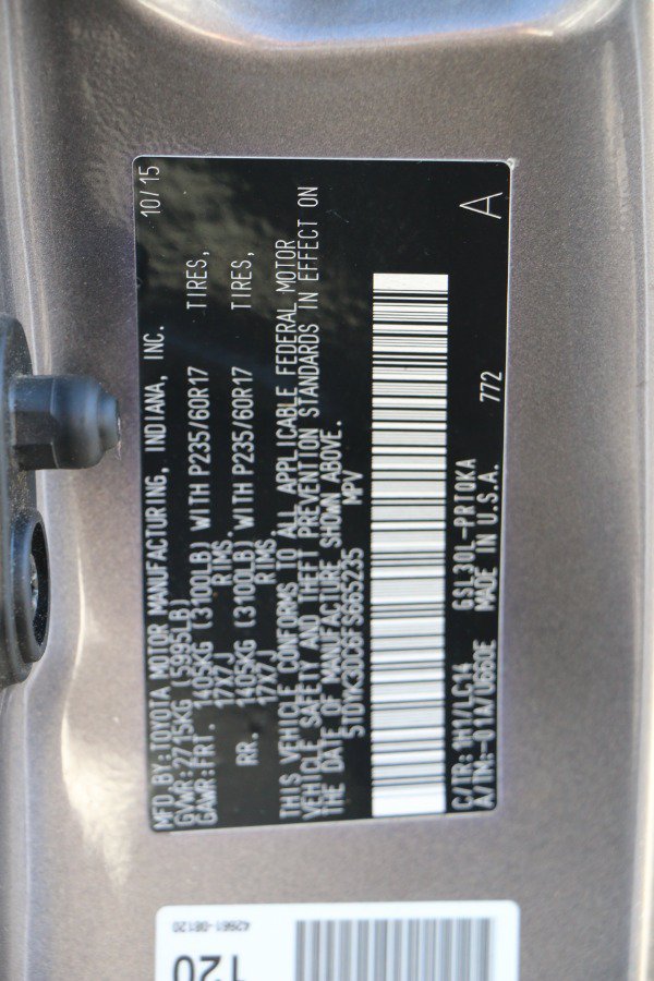 Used 2015 Toyota Sienna XLE w/ XLE Navigation Package FWD image 27