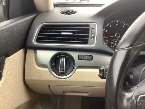 Used 2015 Volkswagen Passat 1.8T Limited Edition image 22