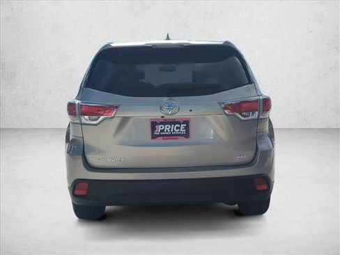 Used 2015 Toyota Highlander XLE FWD image 7