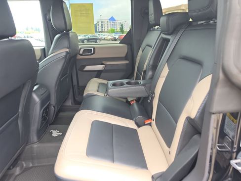 Used 2023 Ford Bronco Wildtrak AWD/4WD image 18