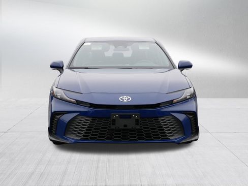 Certified 2025 Toyota Camry SE image 2