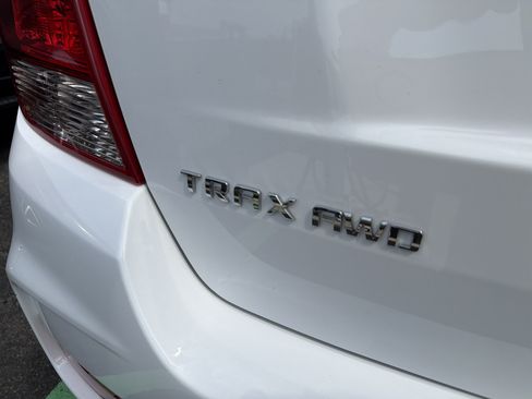 Used 2022 Chevrolet Trax LS w/ Tint and Cruise Package AWD/4WD image 8