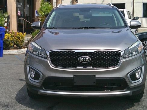 Used 2017 Kia Sorento EX FWD image 11