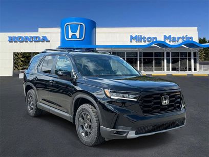 New 2025 Honda Pilot TrailSport