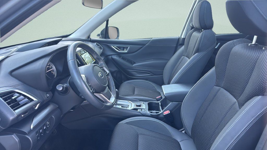 Used 2023 Subaru Forester Premium AWD/4WD image 9