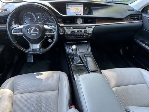 Used 2018 Lexus ES 350 w/ Navigation System Package FWD image 13
