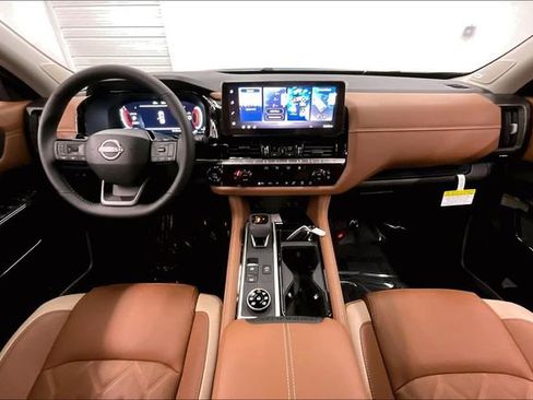 New 2026 Nissan Pathfinder Platinum image 6