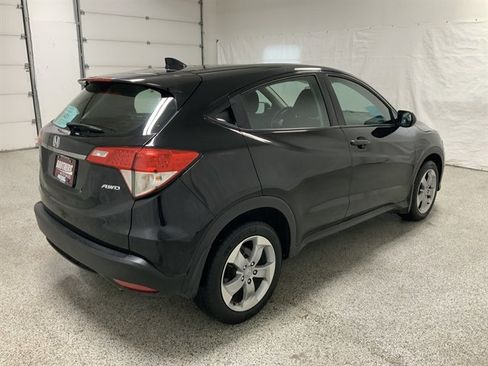 Used 2022 Honda HR-V LX image 5