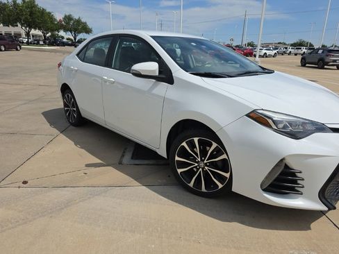 Used 2019 Toyota Corolla SE FWD image 1