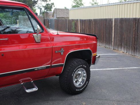 Used 1991 Chevrolet Blazer 4WD image 16