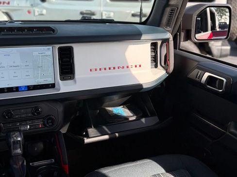 Used 2025 Ford Bronco Heritage Edition AWD/4WD image 28